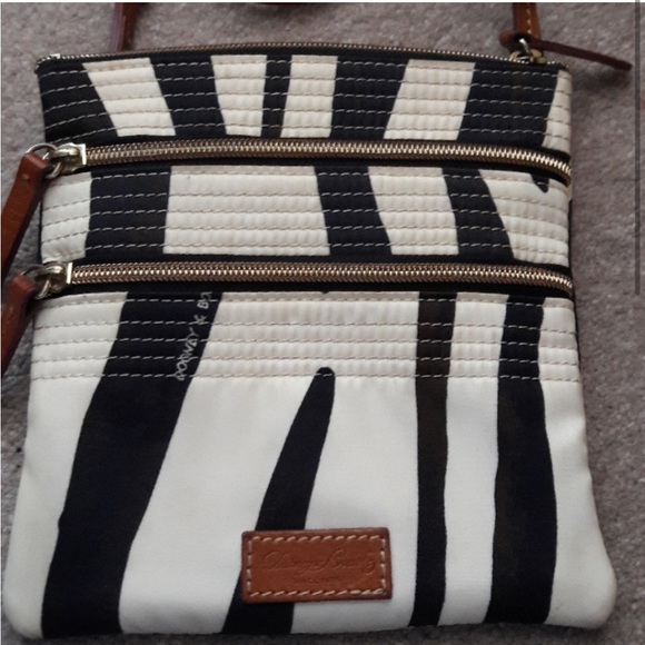 Dooney & Bourke crossbody purse - Picture 3 of 5